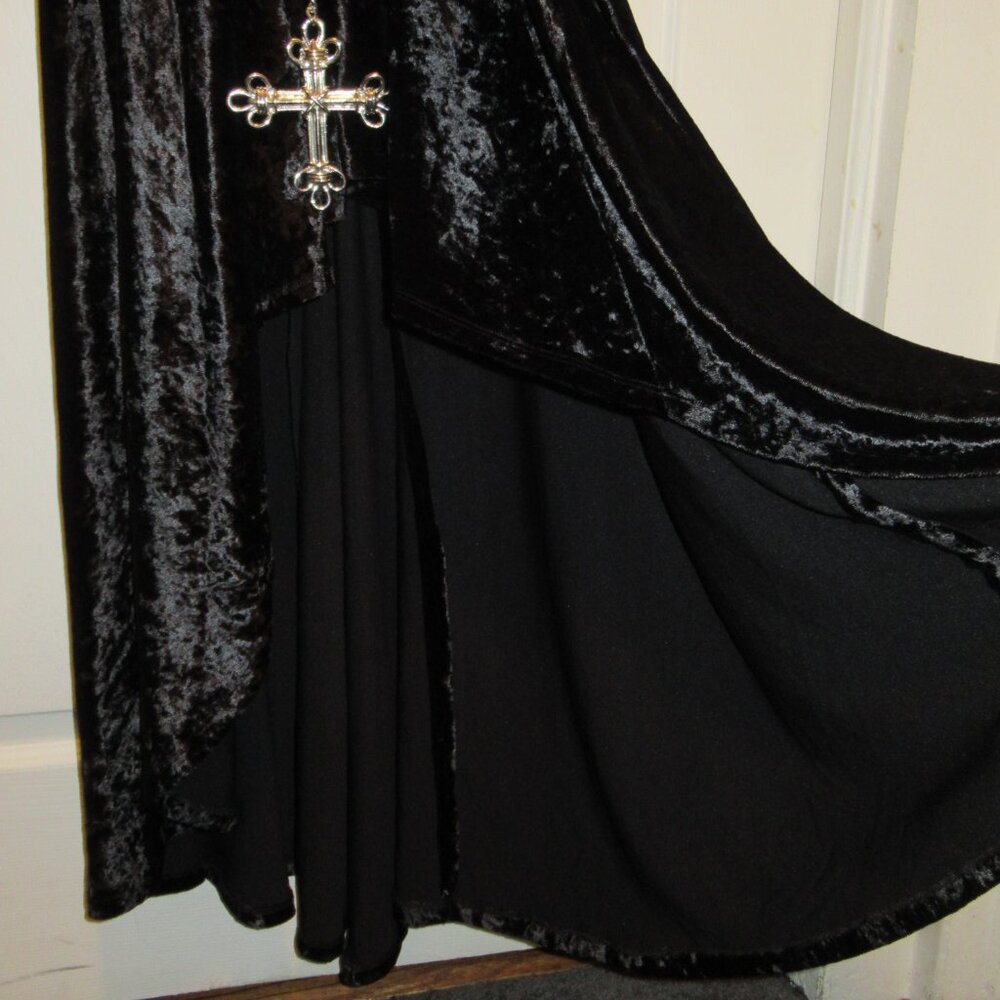 Vintage Crushed Velvet Goth Gown Bell Sleeves Dramatic Cross Chain Small EUC - Picture 12 of 15